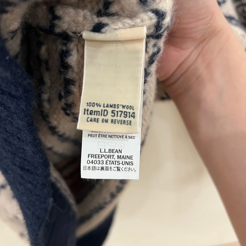 Vintage L.L. Bean Women's Cream and Navy Fisherman’s Lamb Wool Sweater - Picture 4 of 5